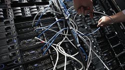 Keeping servers cool with air conditioning is necessary Keeping servers cool with air conditioning is necessary