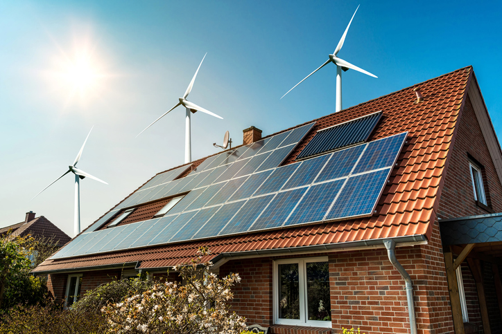Residential-renewables_GettyImages-641260798_DiyanaDimitrova.jpg