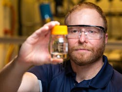 Chemist Dave Heldebrant has helped design several solvents that can deftly capture carbon dioxide molecules before they reach Earth’s atmosphere. Chemist Dave Heldebrant has helped design several solvents that can deftly capture carbon dioxide molecules before they reach Earth’s atmosphere.