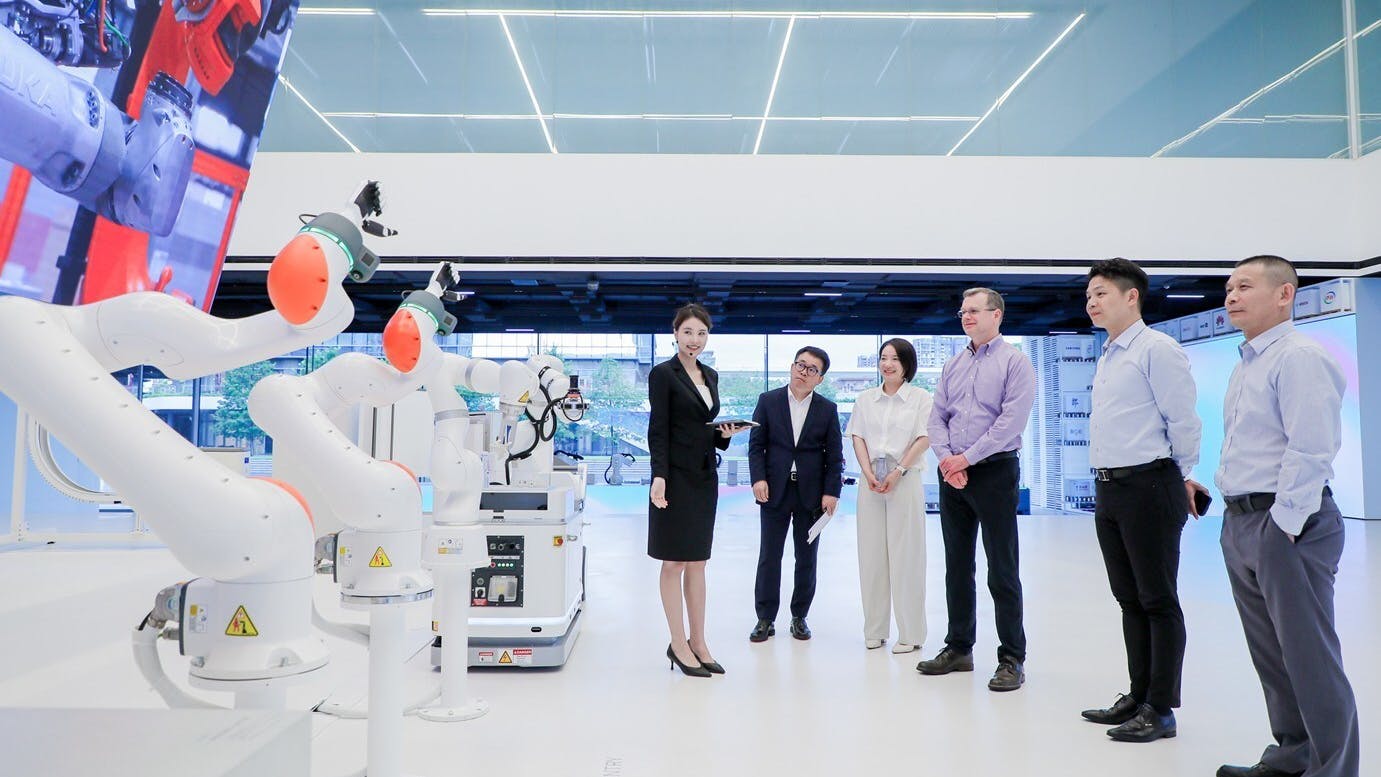 Midea's state-of-the-art showroom was a highlight of AHRI's visit.